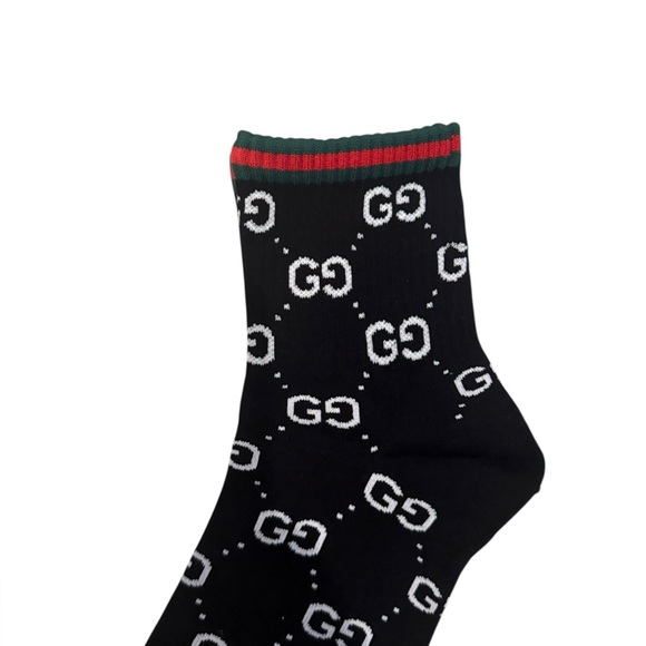 NWT 2 Pair Gucci Outlet Men's Socks Black & Cream with classic Gucci Stripes - Picture 3 of 4